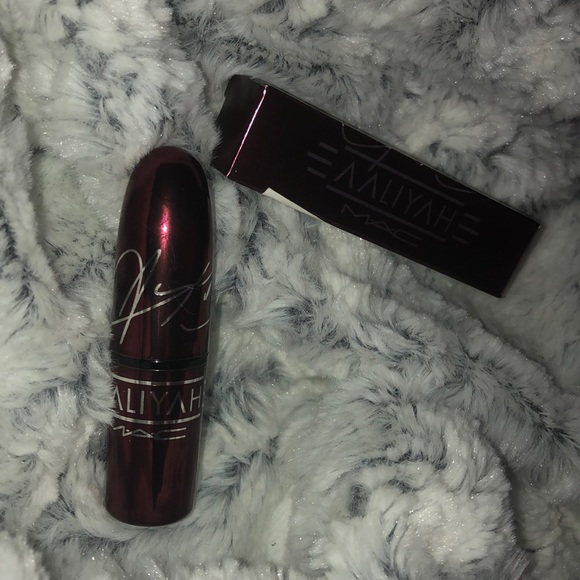 M.A.C x Aaliyah lipstick - Picture 2 of 5
